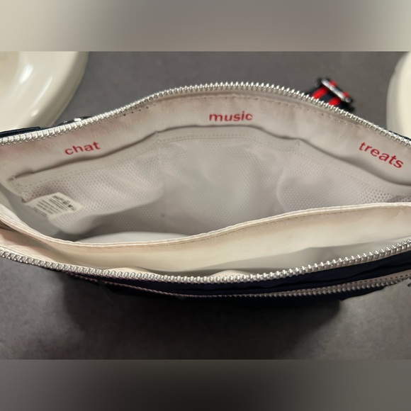 Lululemon athletics belt bag / Fanny Pack. - Picture 2 of 4